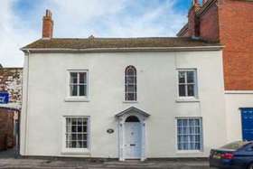 5 bedroom Town House...